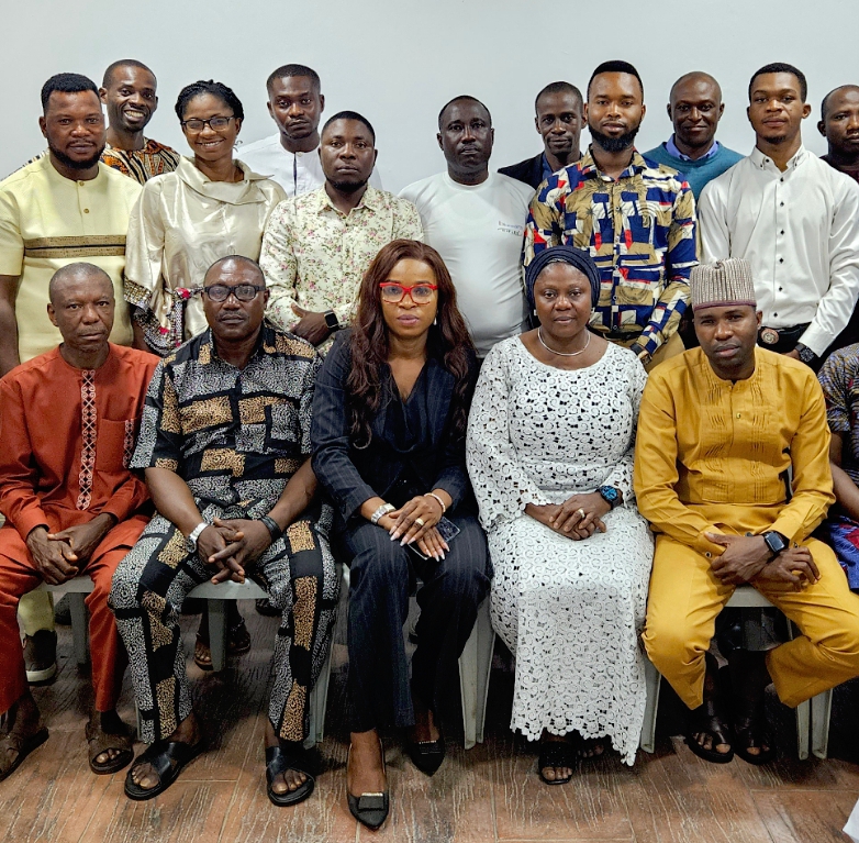 2025-02-10 18_27_41.689+0100